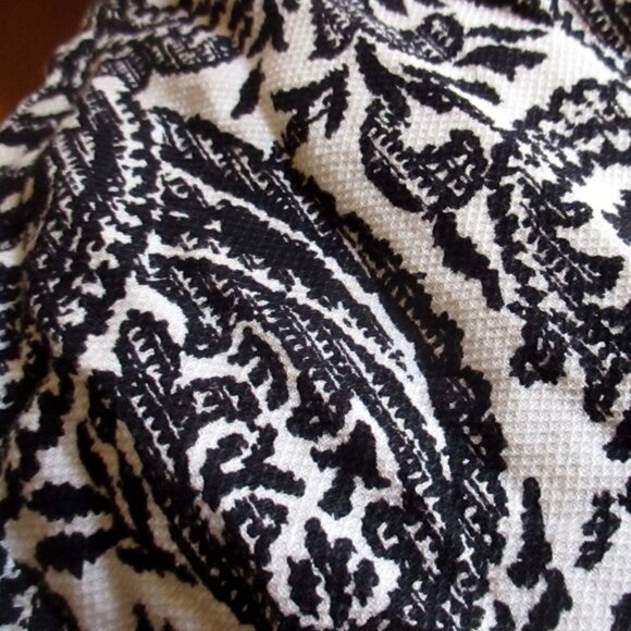 1OF1 Small Cropped Jacket 1960's Vintage Black & White Paisley Short Sleeve - Picture 3 of 3